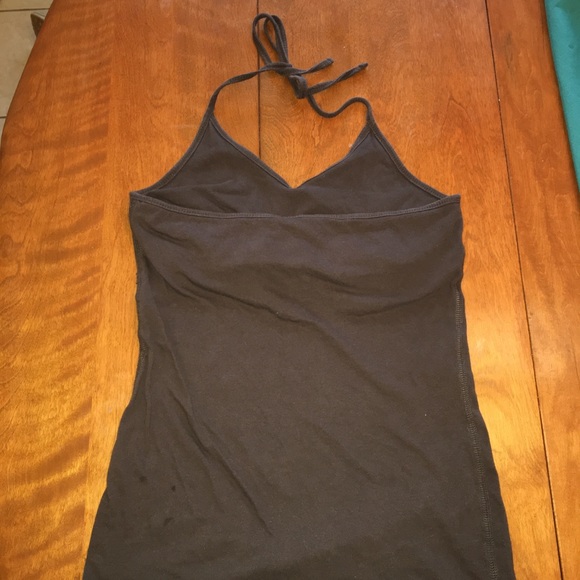 Cute halter top - Picture 2 of 5